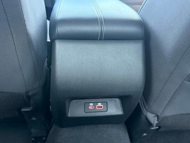Photo of 2022 White Nissan Altima