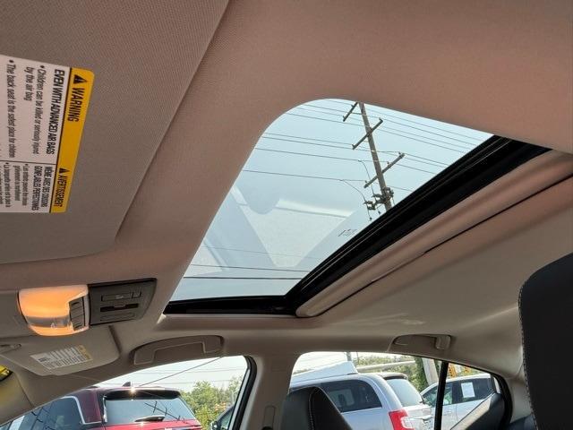 Photo of 2023 White Nissan Altima