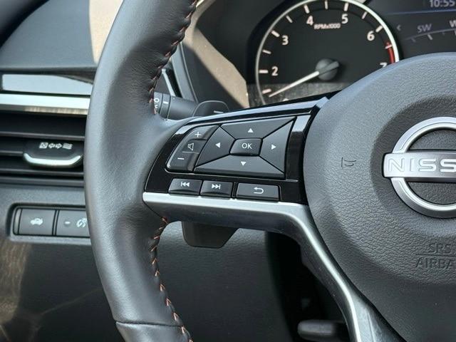 Photo of 2023 White Nissan Altima