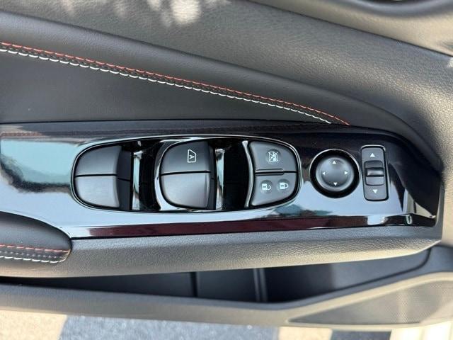 Photo of 2023 White Nissan Altima