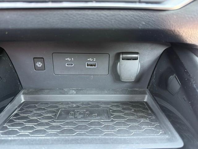 Photo of 2023 White Nissan Altima
