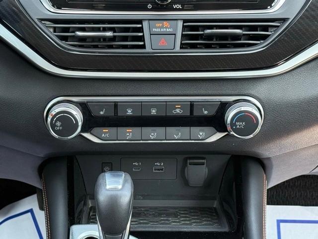 Photo of 2023 White Nissan Altima