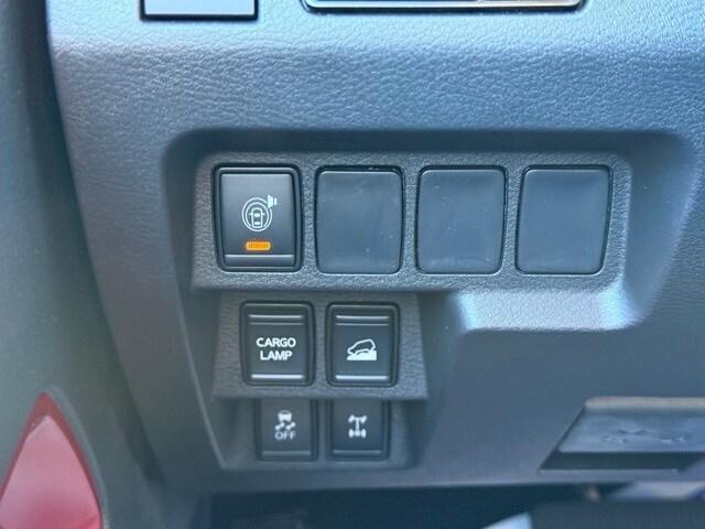 Photo of 2025 Afterburn Orang Nissan Frontier