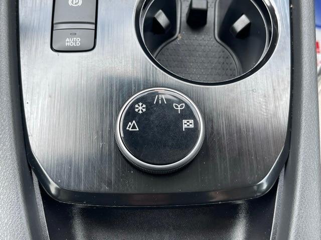 Photo of 2023 White Nissan Rogue