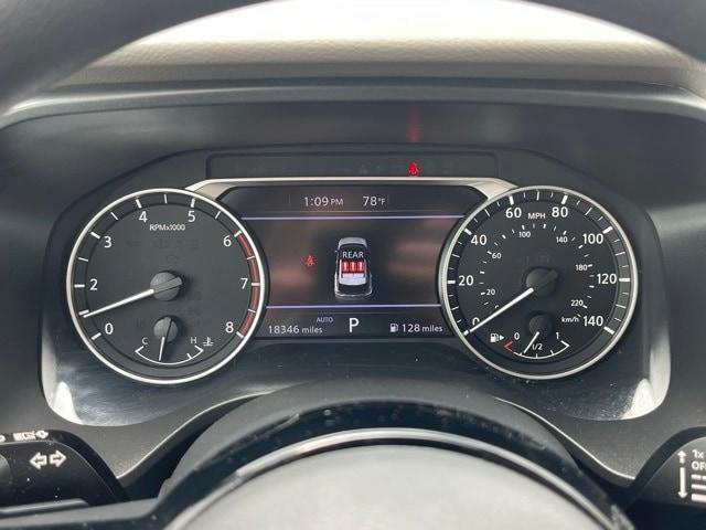 Photo of 2023 White Nissan Rogue
