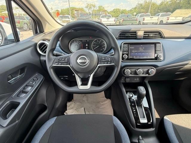 Photo of 2025 Gray Sky Pearl Nissan Versa