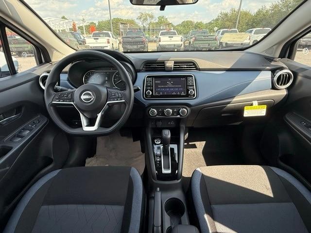 Photo of 2025 Gray Sky Pearl Nissan Versa