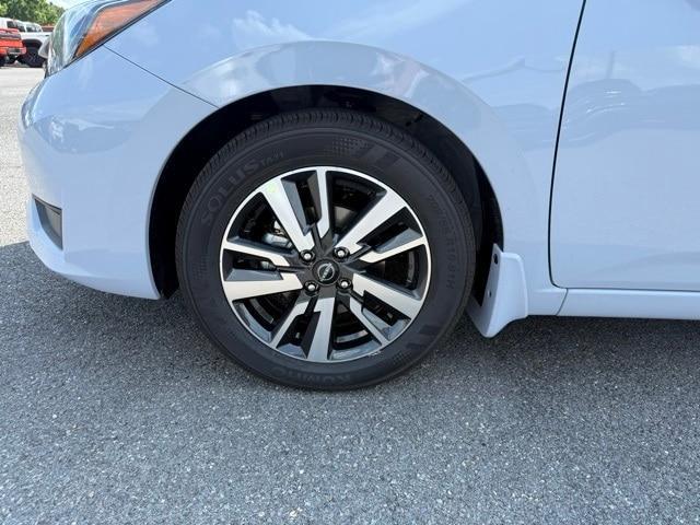 Photo of 2025 Gray Sky Pearl Nissan Versa