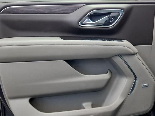 Photo of 2023 Midnight Blue Metallic Chevrolet Suburban