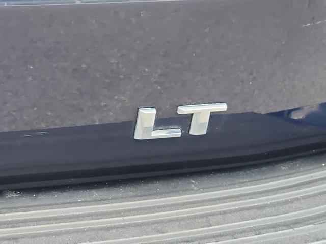 Photo of 2023 Midnight Blue Metallic Chevrolet Suburban
