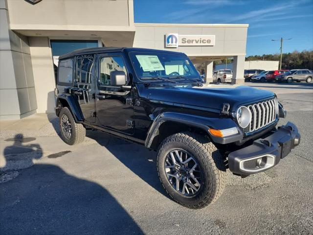 Photo of 2025 Black Clearcoat Jeep Wrangler