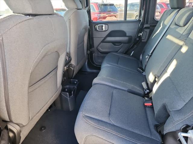 Photo of 2025 Black Clearcoat Jeep Wrangler