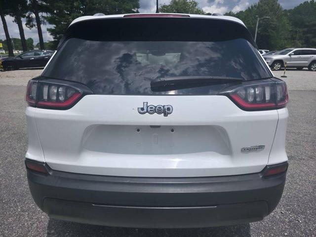 Photo of 2019 Bright White Clearcoat Jeep Cherokee