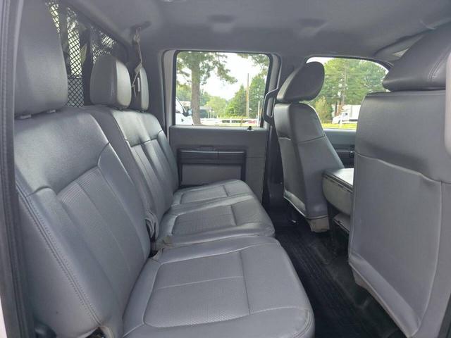 Photo of 2016 Oxford White Ford F-350