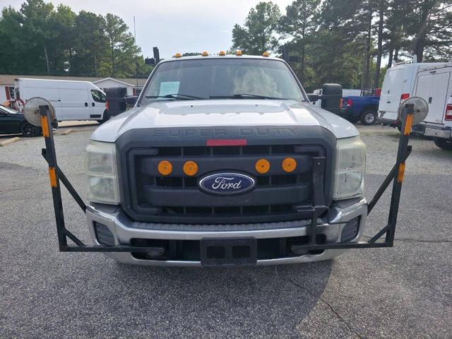 Photo of 2016 Oxford White Ford F-350