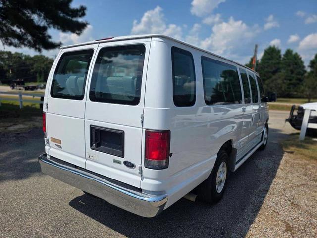 Photo of 2014 Oxford White Ford E350 Super Duty