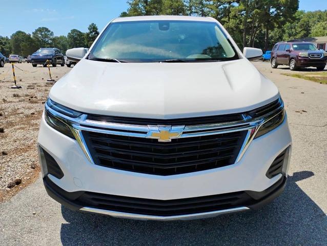 Photo of 2022 White Chevrolet Equinox