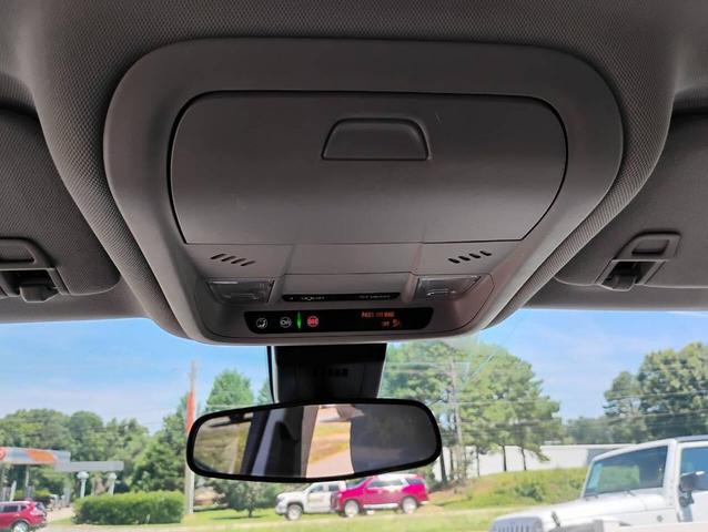 Photo of 2022 White Chevrolet Equinox