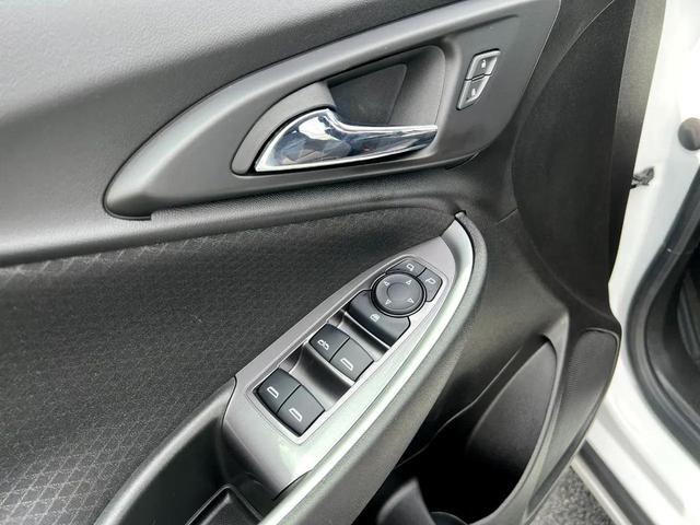 Photo of 2023 Summit White Chevrolet Malibu