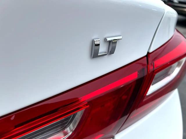 Photo of 2023 Summit White Chevrolet Malibu