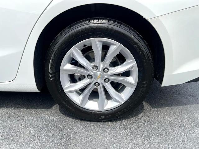 Photo of 2023 Summit White Chevrolet Malibu