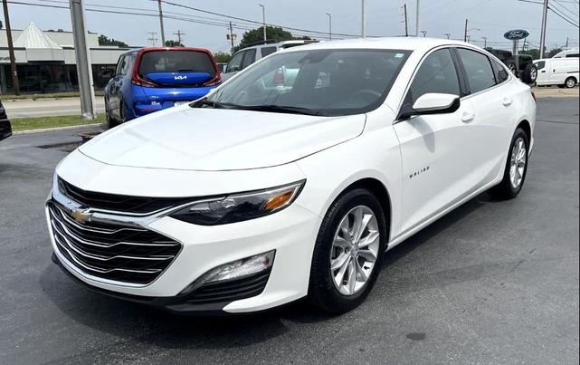 Photo of 2023 Summit White Chevrolet Malibu