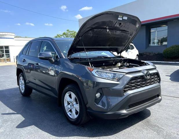 Photo of 2021 METALLIC GRAY Toyota RAV4