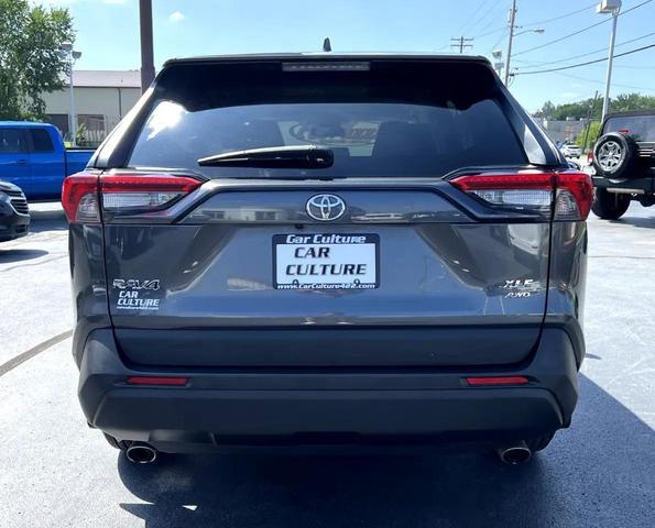 Photo of 2021 METALLIC GRAY Toyota RAV4