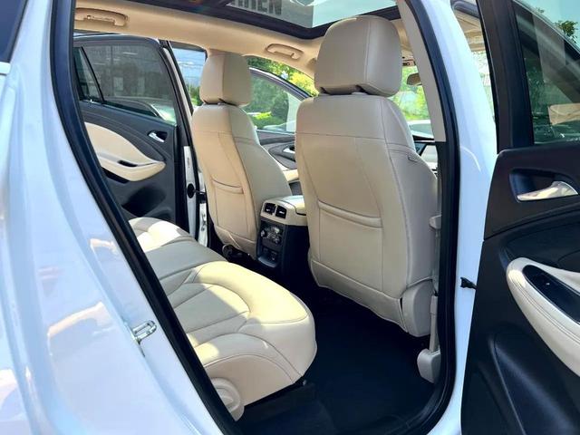 Photo of 2017 Summit White Buick Envision