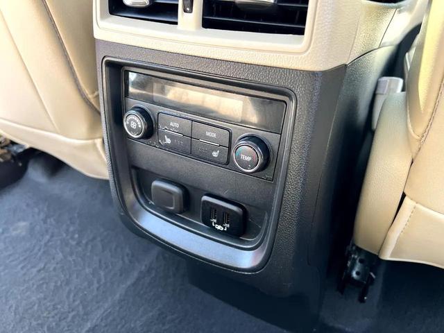 Photo of 2017 Summit White Buick Envision