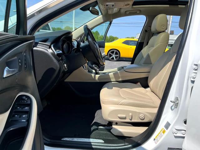 Photo of 2017 Summit White Buick Envision