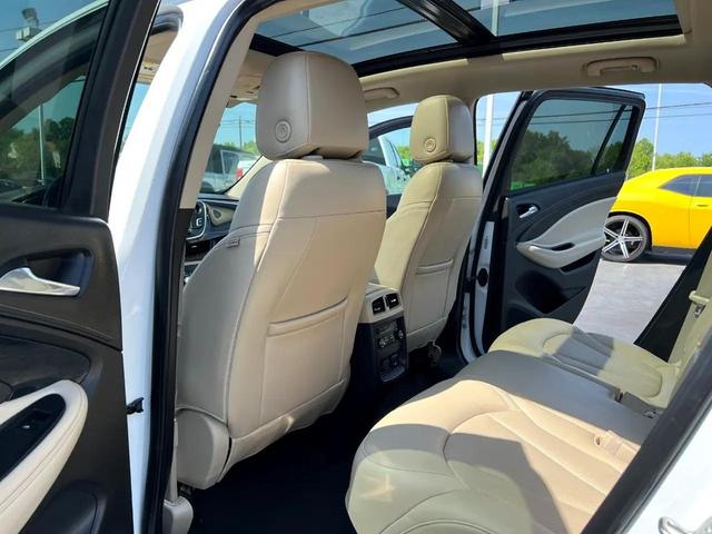 Photo of 2017 Summit White Buick Envision