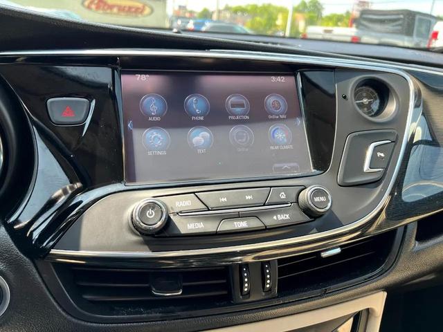 Photo of 2017 Summit White Buick Envision