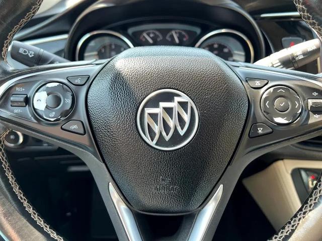 Photo of 2017 Summit White Buick Envision
