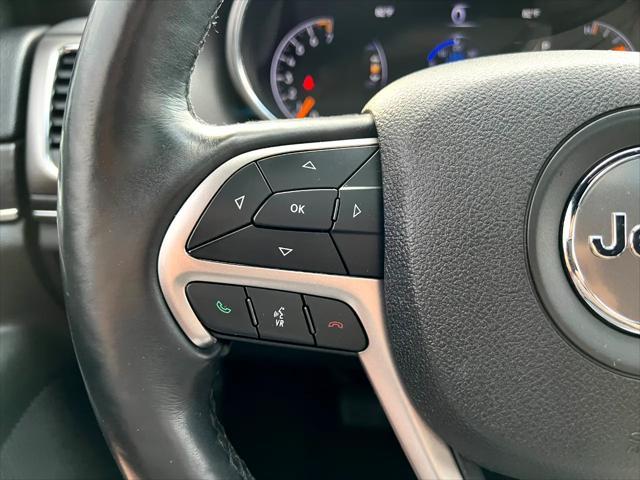 Photo of 2018 Bright White Clearcoat Jeep Grand Cherokee