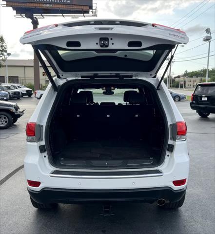 Photo of 2018 Bright White Clearcoat Jeep Grand Cherokee
