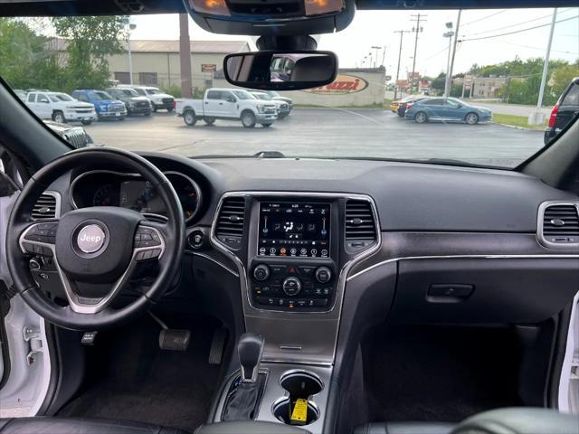 Photo of 2018 Bright White Clearcoat Jeep Grand Cherokee