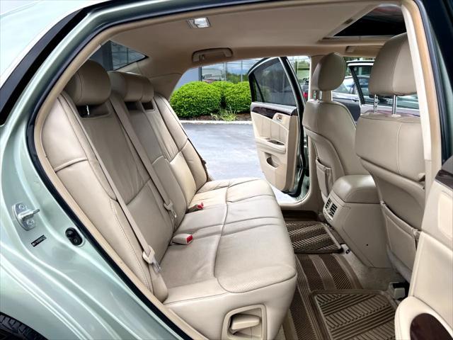 Photo of 2008 Silver Pine Mica Toyota Avalon
