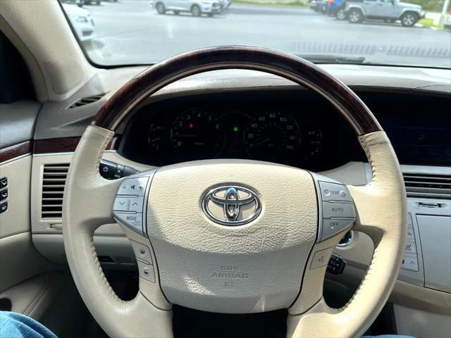 Photo of 2008 Silver Pine Mica Toyota Avalon
