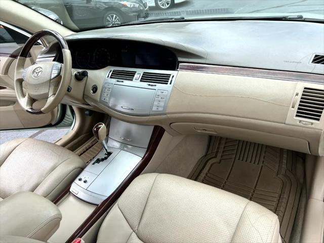 Photo of 2008 Silver Pine Mica Toyota Avalon
