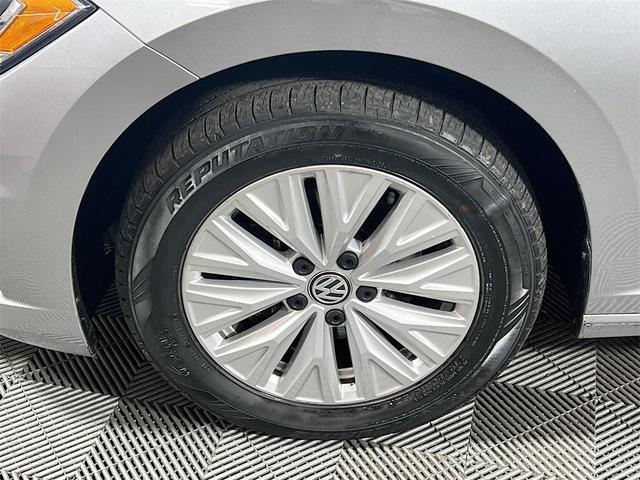 Photo of 2020 Pyrite Silver Metallic Volkswagen Jetta
