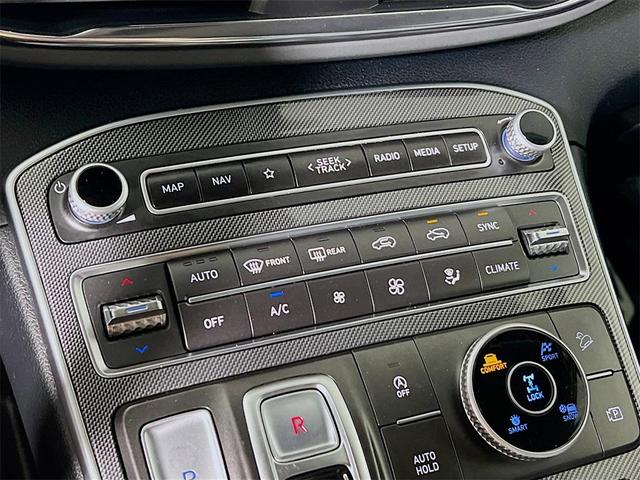 Photo of 2023 Shimmering Silver Pearl Hyundai SANTA FE