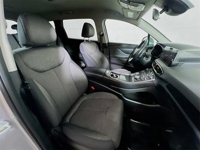 Photo of 2023 Shimmering Silver Pearl Hyundai SANTA FE