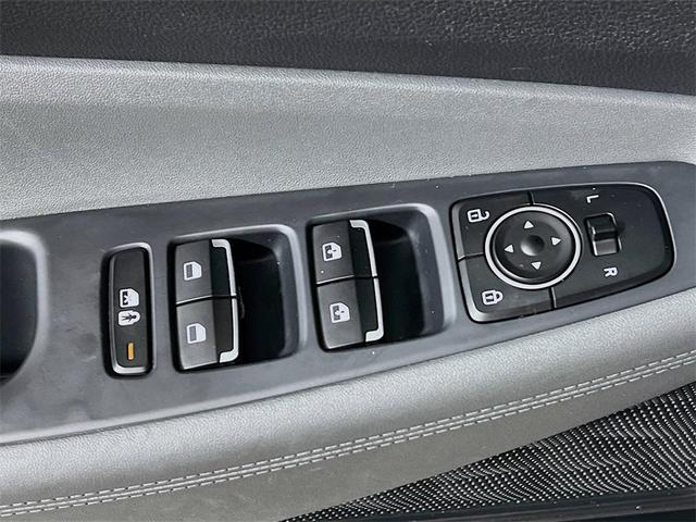 Photo of 2023 Shimmering Silver Pearl Hyundai SANTA FE