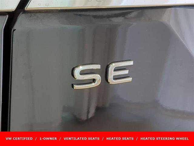 Photo of 2024 Deep Black Pearl Effect Volkswagen Atlas