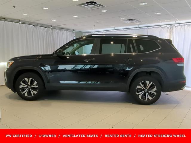 Photo of 2024 Deep Black Pearl Effect Volkswagen Atlas