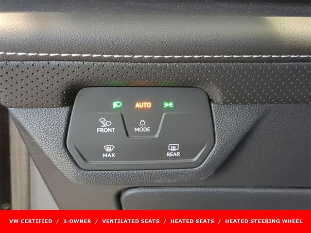 Photo of 2024 Deep Black Pearl Effect Volkswagen Atlas