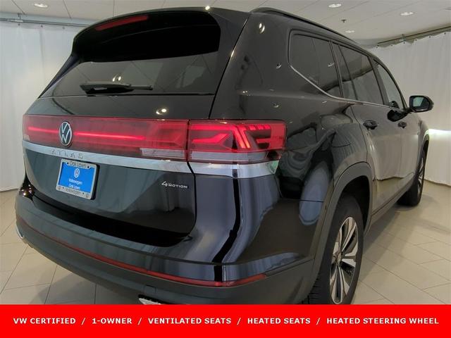 Photo of 2024 Deep Black Pearl Effect Volkswagen Atlas