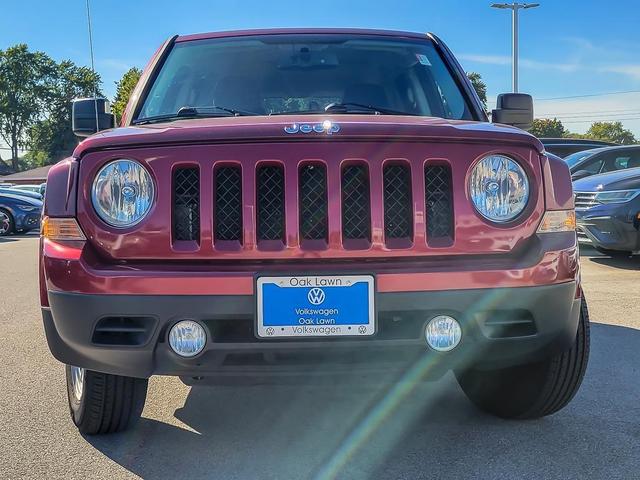 Photo of 2016 Deep Cherry Red Crystal Pearlcoat Jeep Patriot
