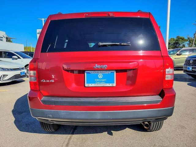 Photo of 2016 Deep Cherry Red Crystal Pearlcoat Jeep Patriot